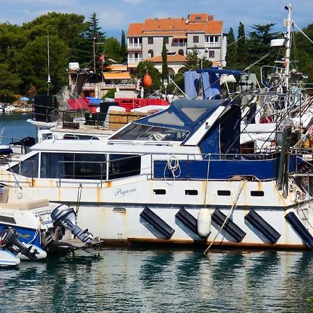 Pegazus Hotel Omišalj Eksteriør billede